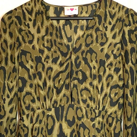Buddy Love Olive Green Leopard Print Long Sleeve Ruffle Hem Dress Size S V-Neck - Picture 3 of 6